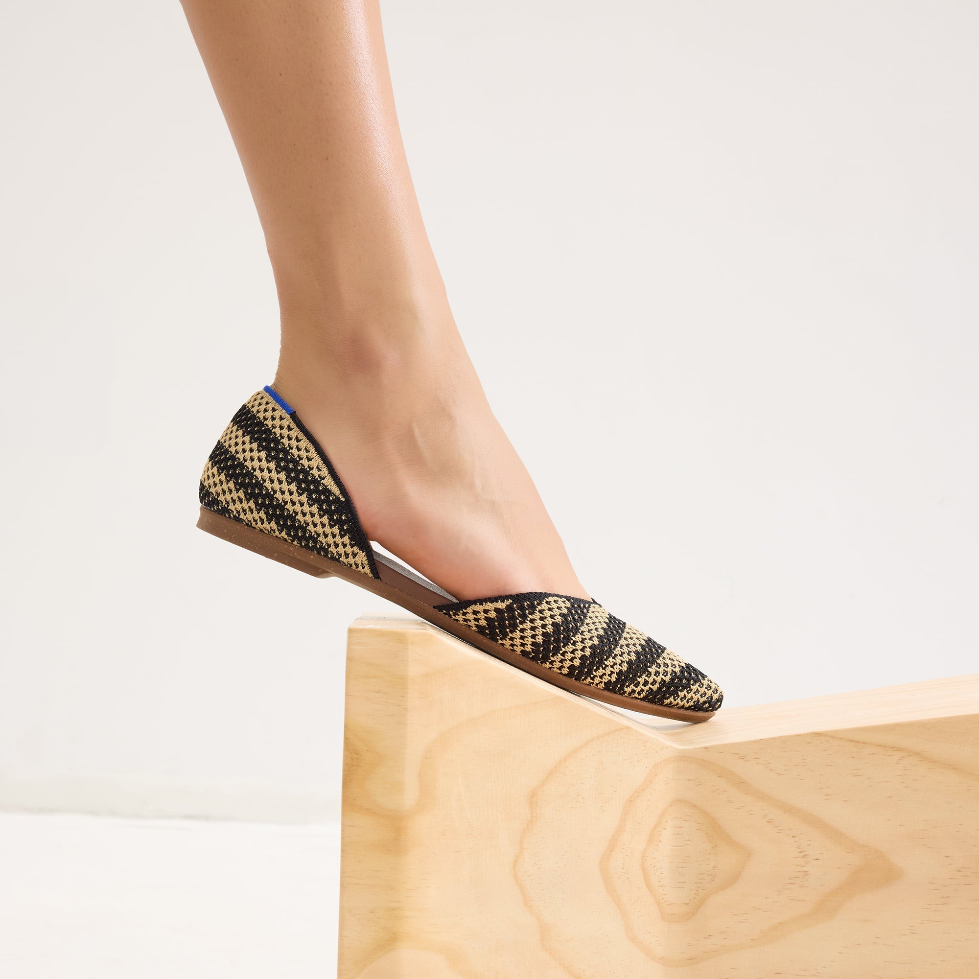 The D'Orsay Point - Shortbread Stripe