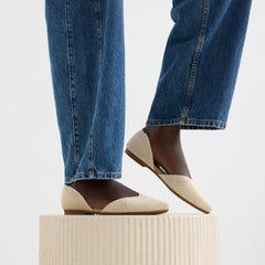 The D'Orsay Point - Conch Raffia-Knit